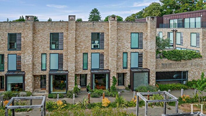 4 Bedroom Town House For Sale In Aberdeen Avenue, Cambridge, CB2