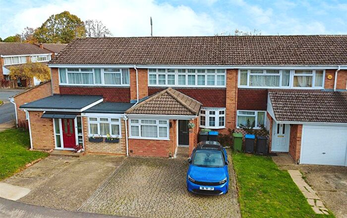 3 Bedroom Terraced House For Sale In Sarratt Avenue, Woodhall Farm, HP2