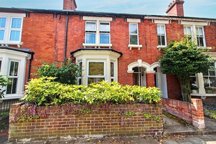 2 Bedroom Apartment For Sale In Waterloo Road, Bedford, Bedford, MK40
