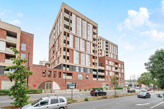 2 Bedroom Flat For Sale In Harrow Manorway, London, SE2