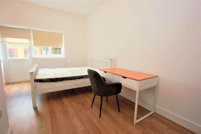 Property To Rent In Whittington Road, London, N22