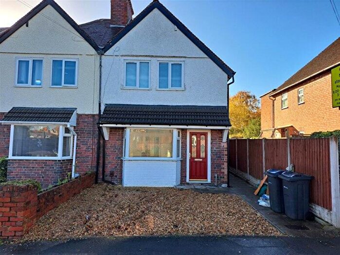 3 Bedroom Semi Detached House To Rent In Tower Road, Four Oaks, B75