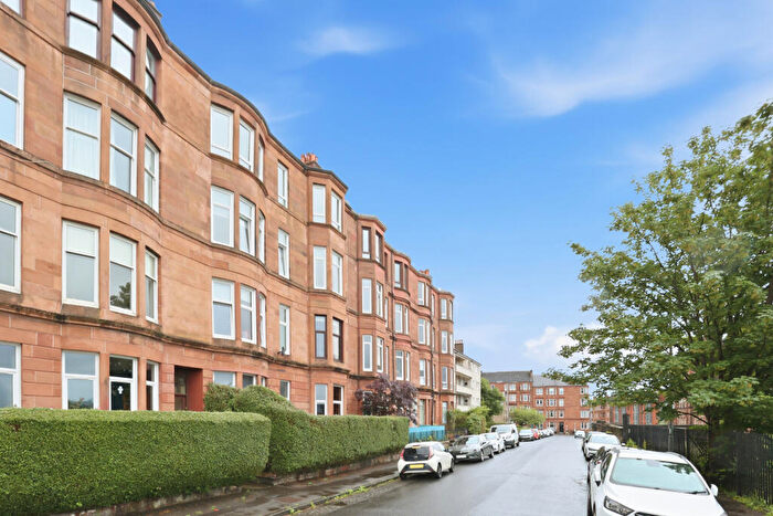 3 Bedroom Flat For Sale In / Thornwood Terrace, Thornwood, Glasgow, G11