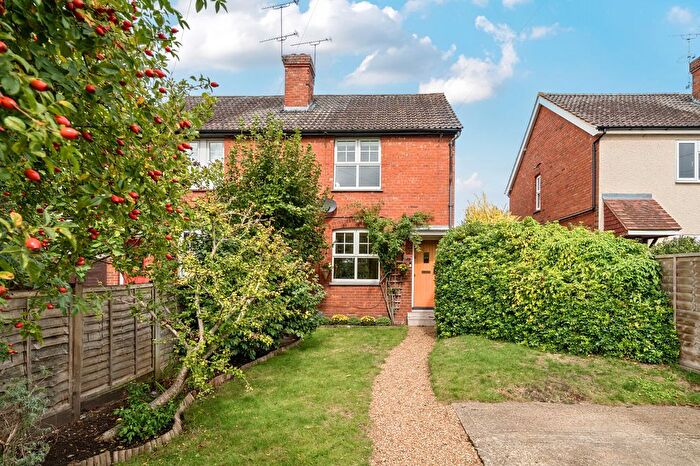 2 Bedroom Cottage For Sale In Murrells Lane, Camberley, GU15