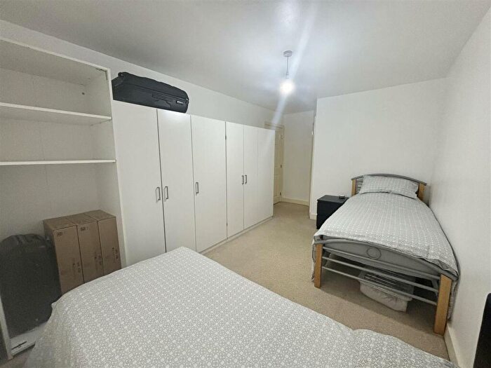 2 Bedroom Flat For Sale In Gower Place, Fleming Road, Chafford Hundred, RM16