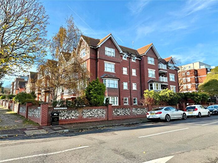 3 Bedroom Apartment For Sale In Granville Road, Meads, Eastbourne, BN20