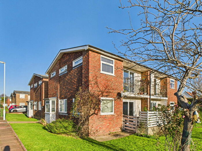 1 Bedroom Flat For Sale In Fairlawn Drive, Worthing, BN14