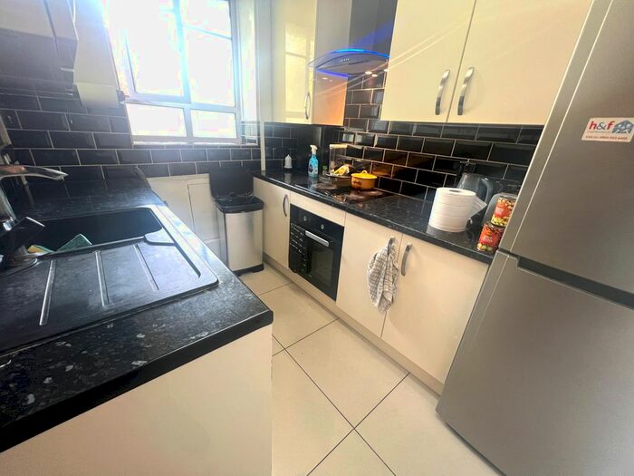 2 Bedroom Flat To Rent In Wolfe House, White City Estate, W12