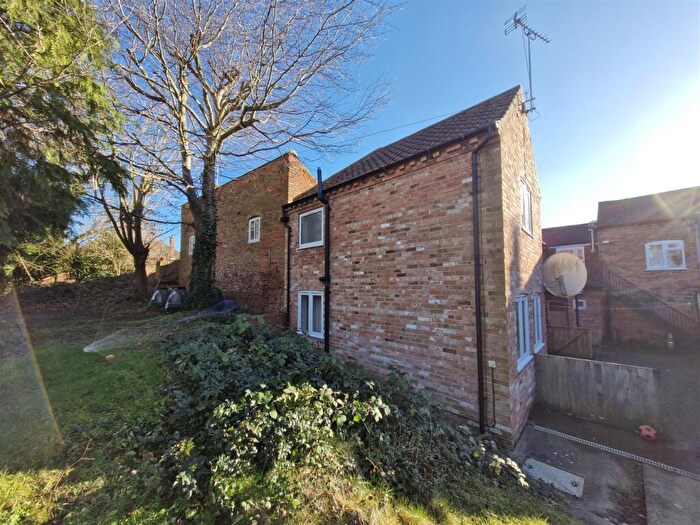 2 Bedroom Cottage To Rent In Lowes Wong, Southwell, NG25