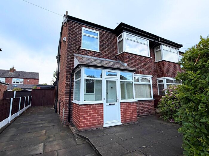 3 Bedroom Semi-Detached House For Sale In Barton Road, Stretford, M32