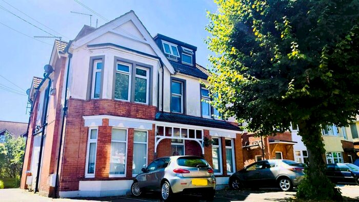Flat To Rent In Argyll Road, Boscombe, BH5