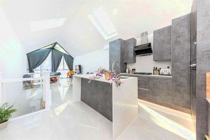 4 Bedroom Property To Rent In Shanti Close, Enfield, EN2
