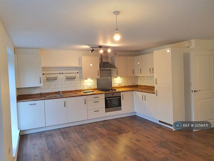 2 Bedroom Flat To Rent In Broadhurst Place, Basildon, SS14
