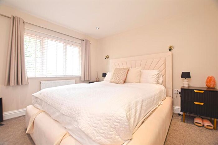 3 Bedroom Semi-Detached House For Sale In Boardman Fold Road, Alkrington, M24
