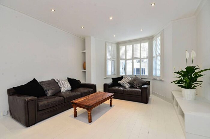 1 Bedroom Flat To Rent In Longridge Road, Earls Court, London, SW5