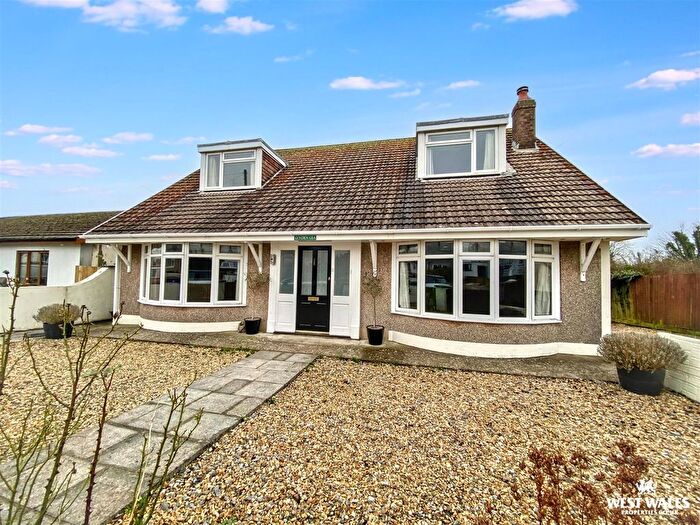 4 Bedroom Detached Bungalow For Sale In Broadmoor, Kilgetty, SA68