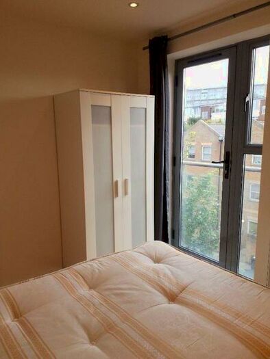 1 Bedroom Flat To Rent In South Street, Romford, RM1