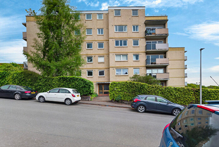 3 Bedroom Flat For Sale In Queen’s Park Court, Edinburgh, EH8