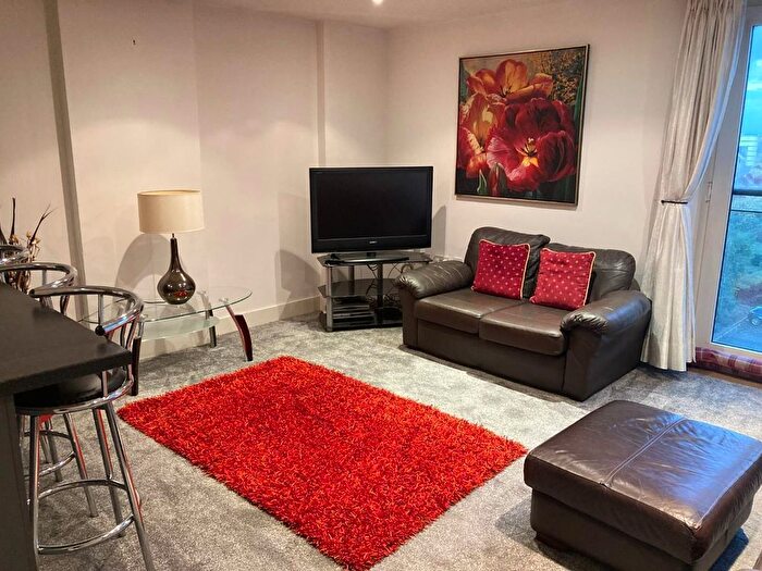 2 Bedroom Flat To Rent In Flathom House, Ferry Court, Cardiff, CF11
