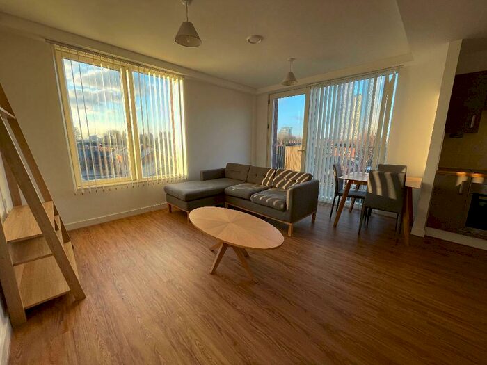 2 Bedroom Apartment To Rent In Stretford Road, Manchester, M15