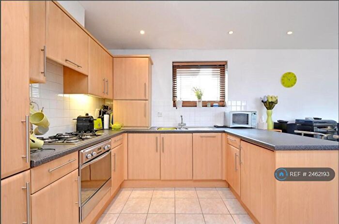 1 Bedroom Flat To Rent In Ocean Wharf, London, E14