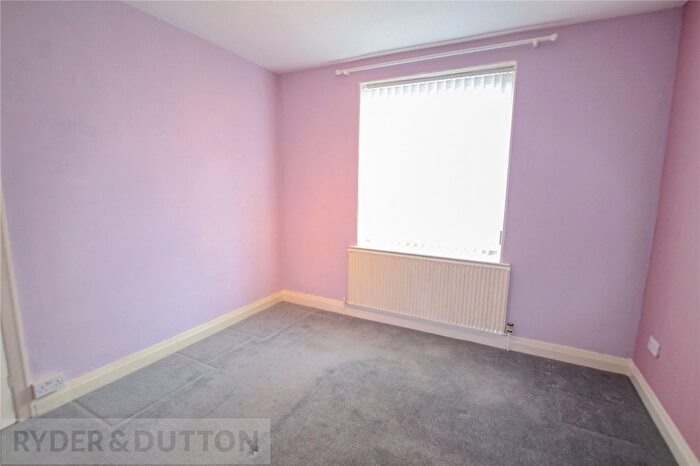 2 Bedroom Bungalow To Rent In Wood Lane, Huddersfield, West Yorkshire, HD4