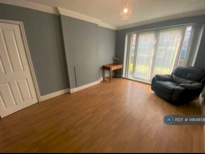 3 Bedroom Maisonette To Rent In Ladywood Middleway, Birmingham, B16