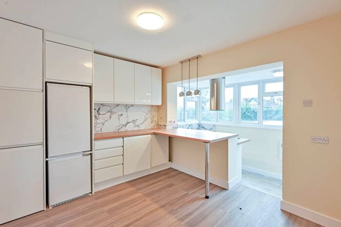 2 Bedroom Flat To Rent In London Road, Guildford, Burpham, Guildford, GU4