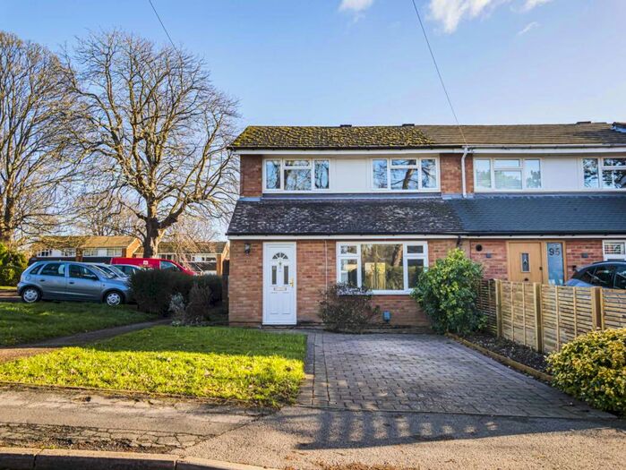 3 Bedroom End Of Terrace House To Rent In Walking Distance To Hemel Hempstead Train Station, HP1