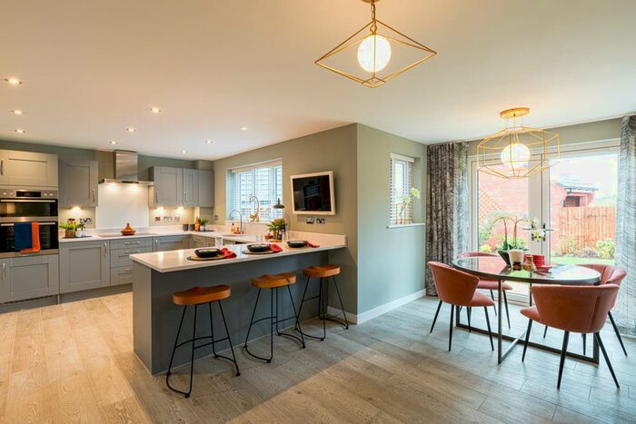 5 Bedroom Detached House For Sale In Curlieu Close, Hampton Magna, Warwick, CV35