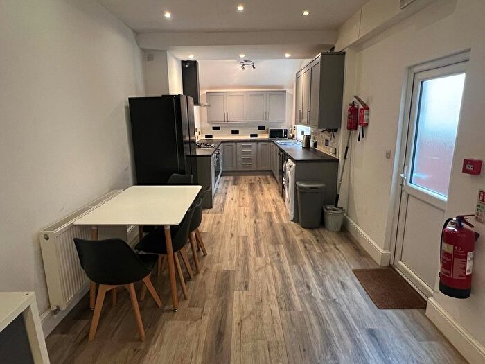 6 Bedroom Terraced House To Rent In Moseley Road, Fallowfield, Manchester, M14