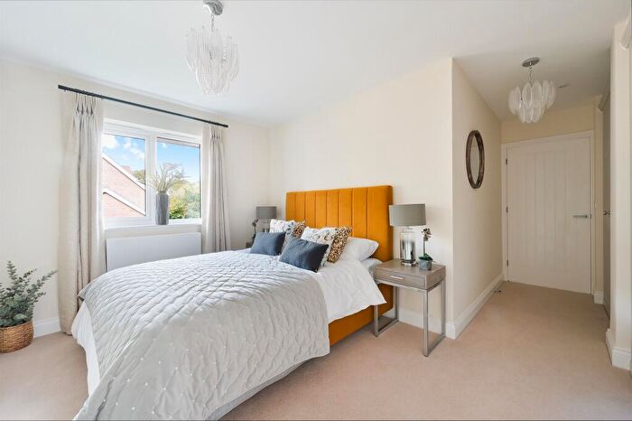 3 Bedroom Semi-Detached House For Sale In Spring Bank, Lunce's Hill, Haywards Heath, RH16