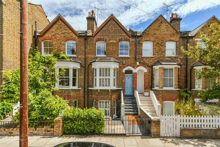 3 Bedroom Flat To Rent In Stoneleigh Street, London, W11