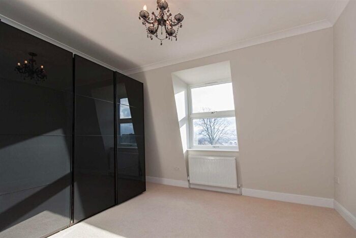 1 Bedroom Flat To Rent In Churchfield Road, London, W3