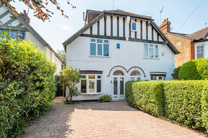 3 Bedroom Semi-Detached House To Rent In Leigh Road, Cobham, Surrey, KT11