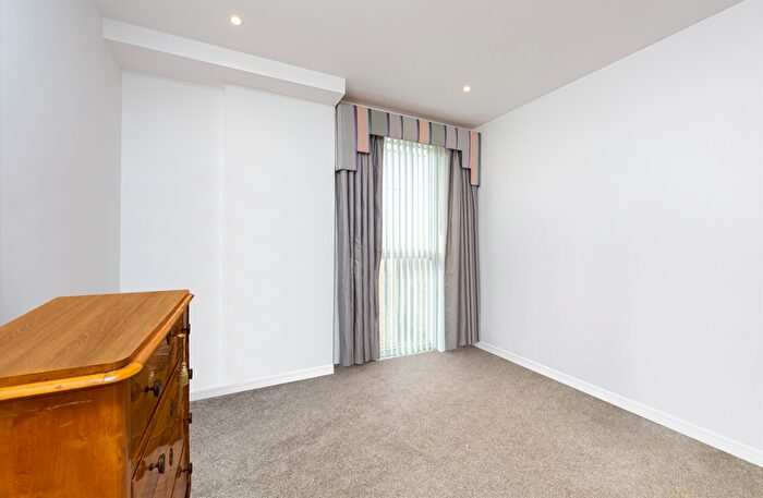 3 Bedroom Flat For Sale In The Avenue, London, NW6