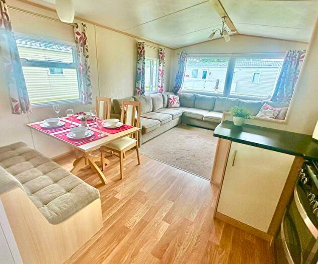 2 Bedroom Park Home For Sale In Sway Road, New Milton, BH25