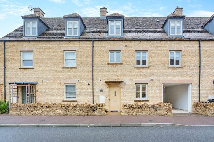 4 Bedroom Terraced House To Rent In Rixon Road, Northleach, GL54