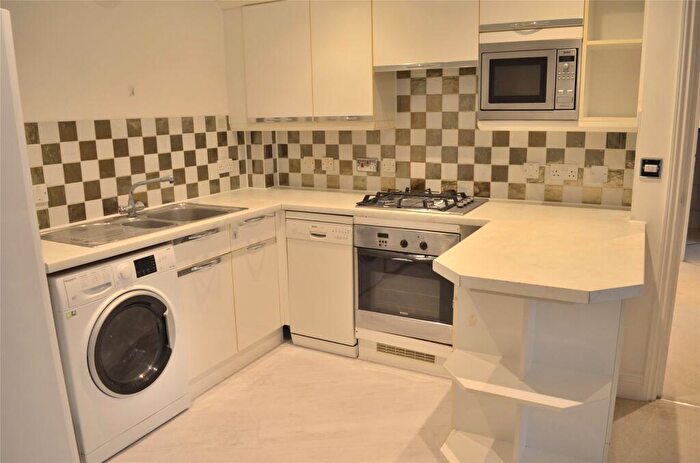 2 Bedroom Apartment To Rent In Sunnydene Road, Purley, CR8