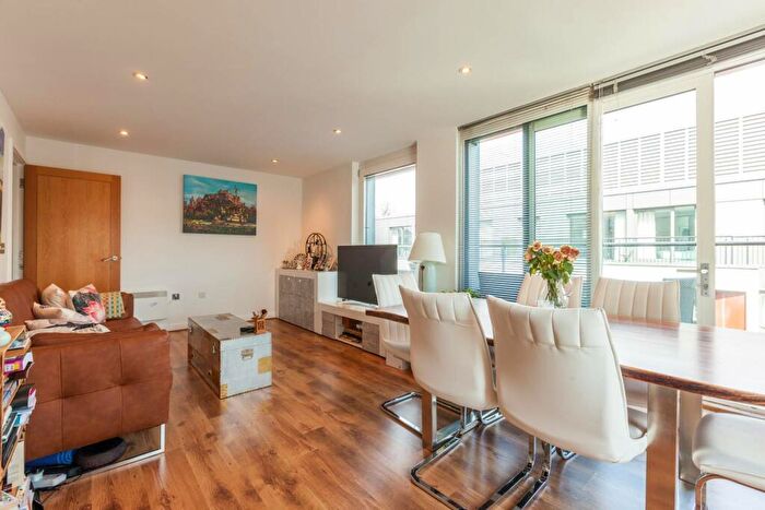 1 Bedroom Flat To Rent In Brewery Square, Clerkenwell, London, EC1V