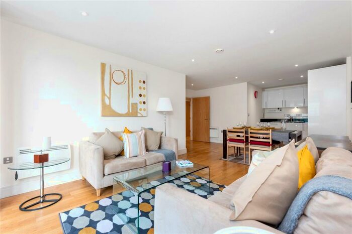 2 Bedroom Apartment To Rent In Drayton Park, London, N5