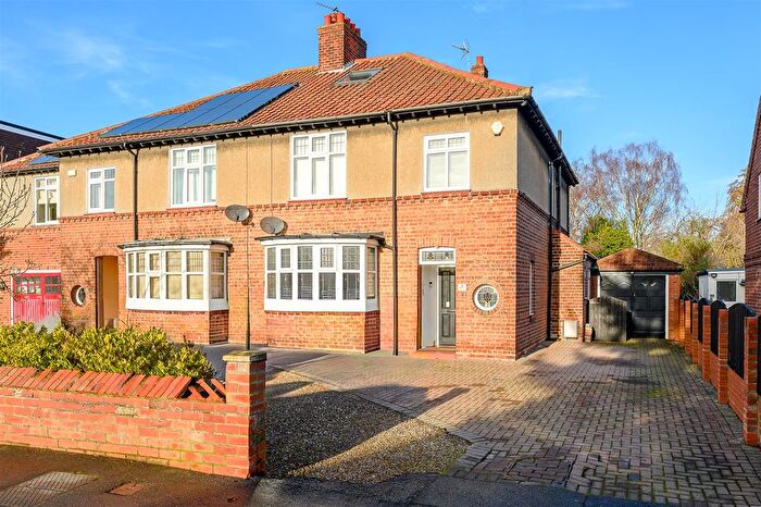 4 Bedroom Semi Detached House For Sale In Middlethorpe Grove, York, YO24