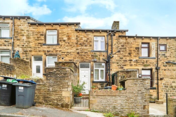 2 Bedroom Terraced House For Sale In Walnut Street, Keighley, BD21