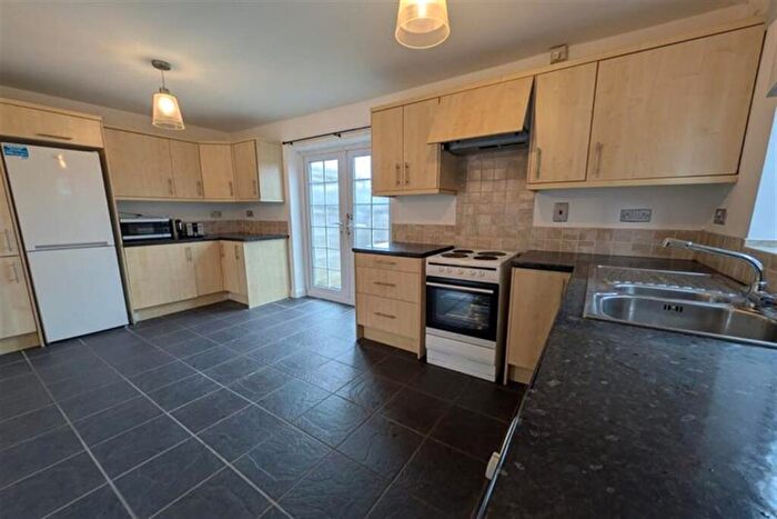 3 Bedroom Semi Detached House To Rent In Burrows Avenue, Beeston, NG9