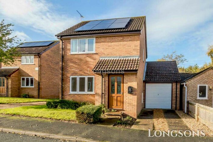 2 Bedroom Detached House To Rent In Lawrence Close, Mundford, IP26