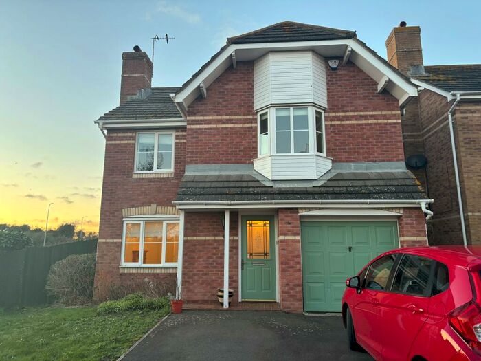 4 Bedroom House To Rent In Heol Y Dryw, Rhoose, Barry, CF62