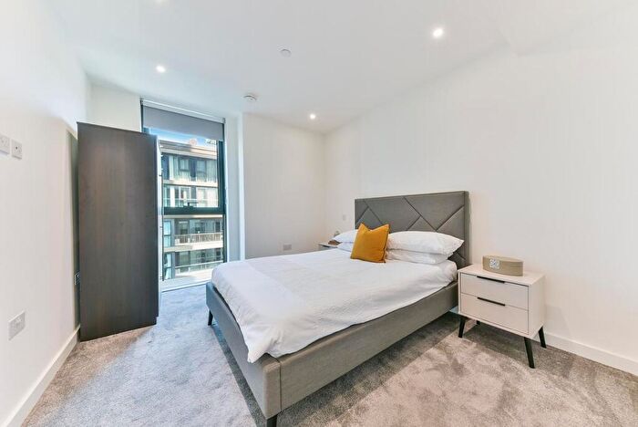 2 Bedroom Apartment To Rent In Cashmere Wharf, London Dock, E1W