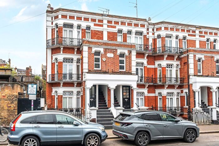 3 Bedroom Flat For Sale In Norroy Road, Putney, London, SW15