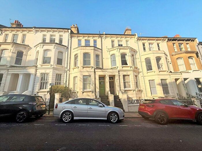 2 Bedroom Apartment For Sale In Albert Road, Brighton, BN1