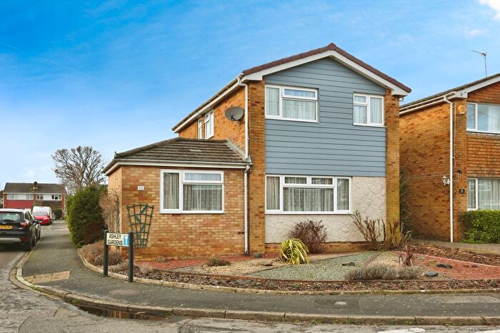 3 Bedroom Detached House For Sale In Warren Avenue, Chandler's Ford, Eastleigh, Hampshire, SO53